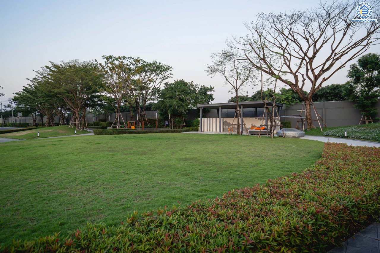 บ้านเดี่ยวมือสองนนทบุรี โครงการ ชัยพฤกษ์ ปิ่นเกล้า-กาญจนาฯ ถนนเมน วิวสวย หลังมุม จากแบรนด์คุณภาพ LH เนื้อที่ 75.8 ตร.ว. ฟังก์ชัน 3 ห้องนอน 3 ห้องน้ำ 1 ห้องอเนกประสงค์ จอดรถได้ 2 คัน บนทำเลศักยภาพ ใกล้เซ็นทรัลเวสต์เกต ทางด่วน "กาญจนาภิเษก" รถไฟฟ้าสายสีม่วง "สถานีตลาดบางใหญ่"